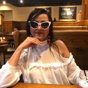 Meet your Posher, Maria